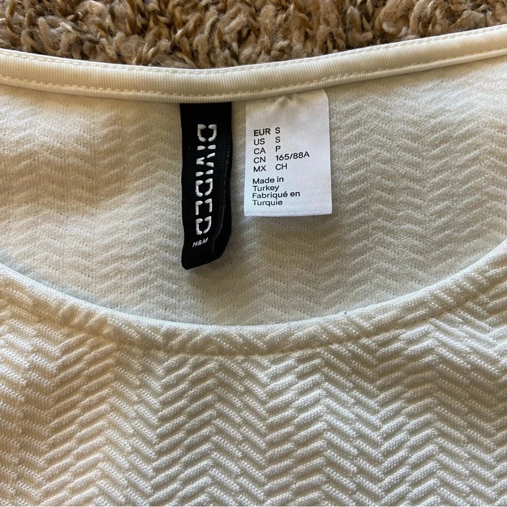 H&M | Lot of 2 Black and White Peplum Tops - Picture 8 of 9